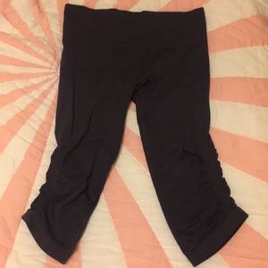 Lululemon Crop Leggings in Size 8. Dark purple